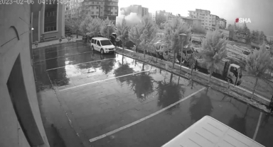 Türkoğlu ilçesinde deprem anı kamerada