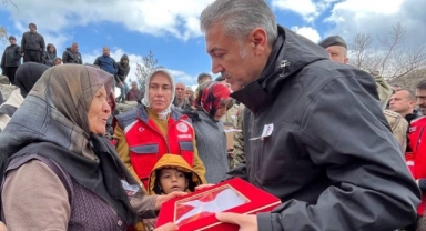 *Türkoğlu Koordinatör Valisi Tuncay Akkoyun, Gazimiz Ahmet Sarı’nın Cenaze Törenine Katıldı.*
