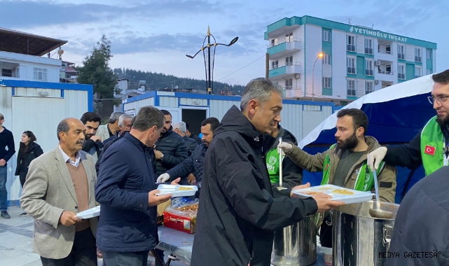 Vali Akkoyun İlk İftarını Vatandaşlar İle Birlikte Yaptı