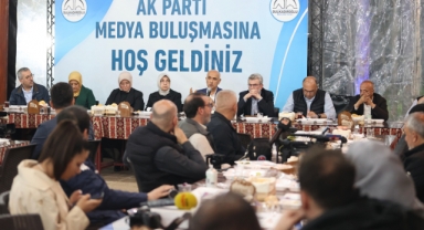 BAKAN KİRİŞÇİ HEYECAN BAHÇESİ’NDE BASIN MENSUPLARIYLA SAHURDA BİR ARAYA GELDİ