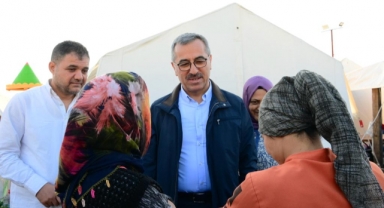 Başkan Güngör, Geçici Barınma Merkezinde Vatandaşlarla Buluştu
