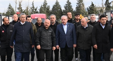 Başkan Güngör, TBMM Başkanı Şentop ile Geçici Barınma Merkezlerini Ziyaret Etti
