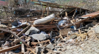 Depremde kayaların zarar verdiği mahalle için harekete geçildi