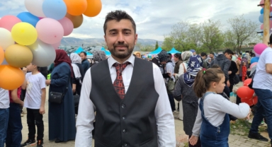 Depremzede gençlerden, depremzede çocuklara 23 Nisan etkinliği