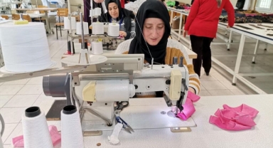 Depremzede kadınlar üreterek iyileşiyor