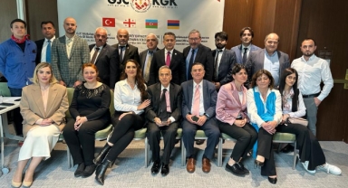 Güney Kafkasya’da tarihi adım: Azerbaycanlı ve Ermeni Gazeteciler “Barış Dili”nde anlaştı