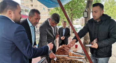 Kahramanmaraş esnafı Aydoğar'ı bağrına bastı