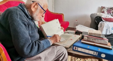 Kahramanmaraş’ta 65 yıldır tuttuğu günlüğünün en acı sayfalarını dolduruyor