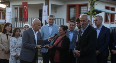 Kahramanmaraş’ta İlk Köy Evleri Hak Sahiplerine Teslim Edildi