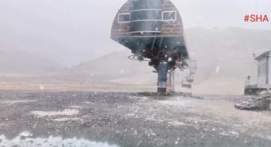Kahramanmaraş'ta Nisan ayında kar sürprizi