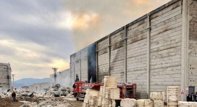 Kahramanmaraş tekstil deposunda yangın