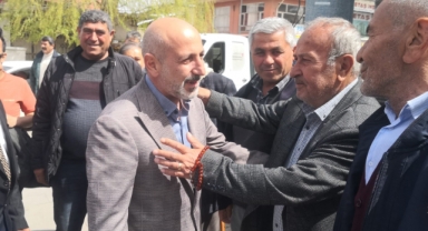 Öztunç, Depremzedelerimize evlerini bedava vereceğiz
