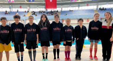 SANKO OKULLARI’NIN YÜZME BAŞARISI