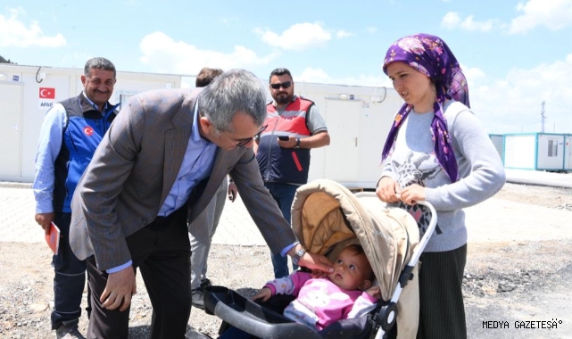 Başkan Güngör, Göksun Konteyner Kentte Depremzedelerle Bir Araya Geldi