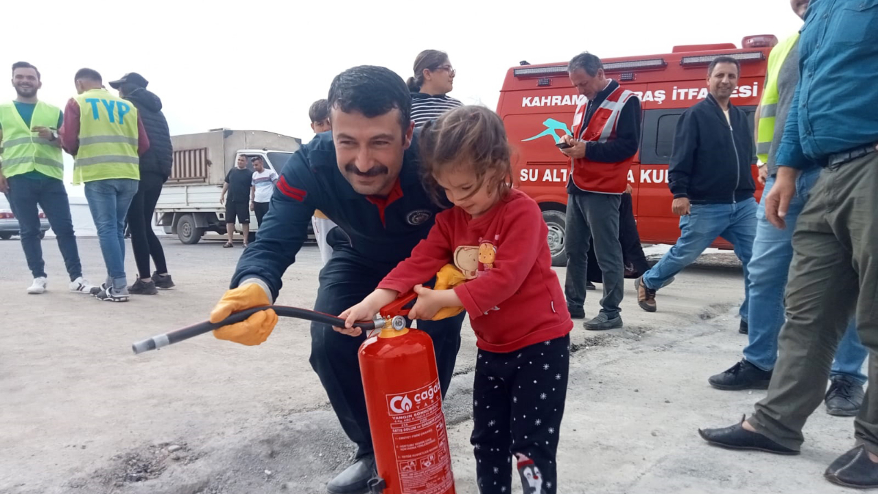 Büyükşehir Depremzedeleri Afetlere Karşı Bilinçlendiriyor