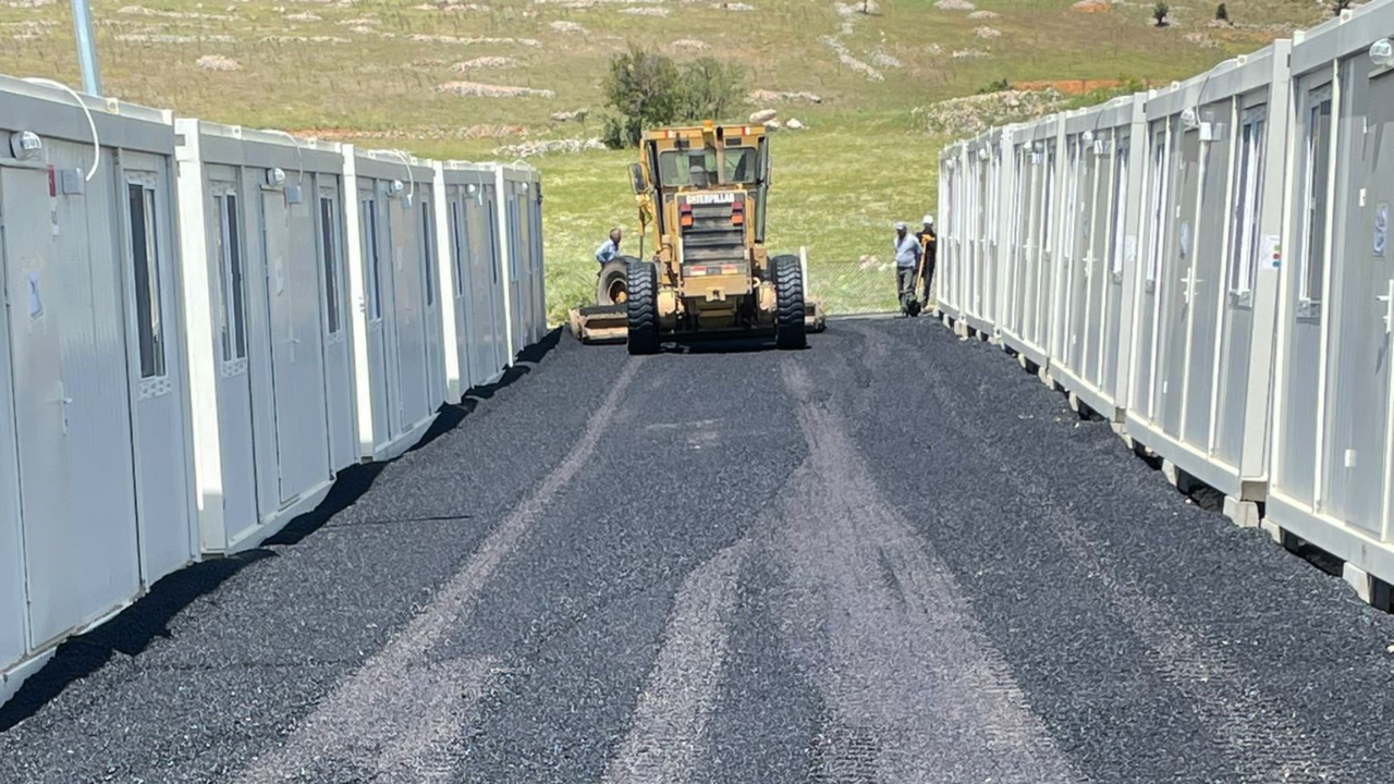 Büyükşehir, Nurhak Konteyner Kent’te Alt ve Üstyapı İmalatını Sürdürüyor