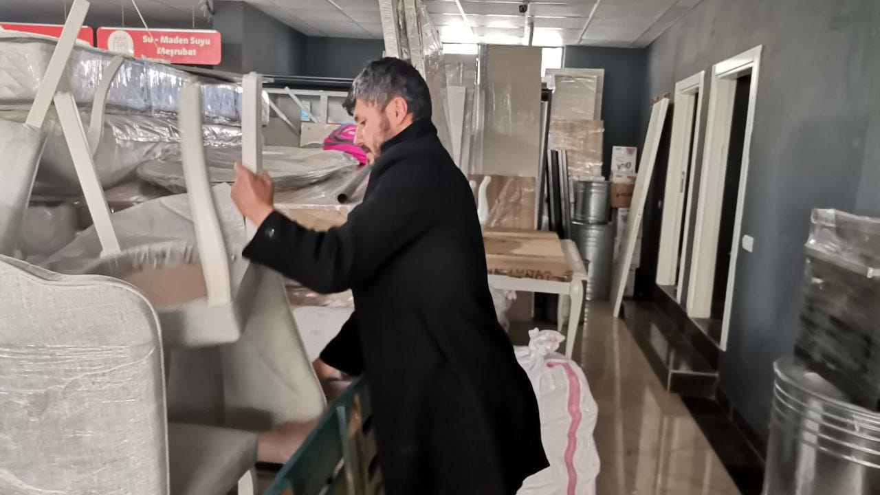 Depremzede babadan yardım çağrısı