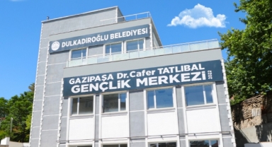 DULKADİROĞLU’NDAN ÜNİVERSİTE SINAVINA HAZIRLANAN GENÇLERE ÖZEL KURS