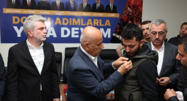 İYİ PARTİ’DEN AK KADROLARA GEÇİŞ