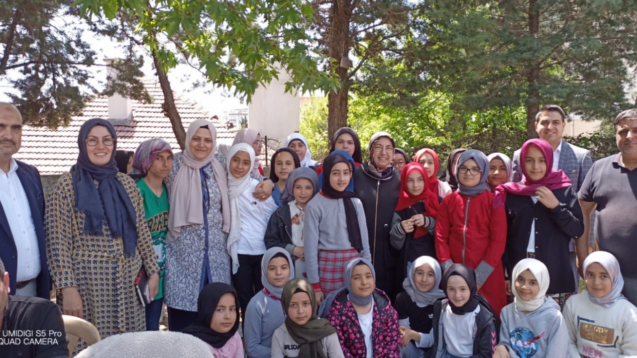 Kahramanmaraş’ta depremde hayatını kaybedenler için hatim ve dua programı