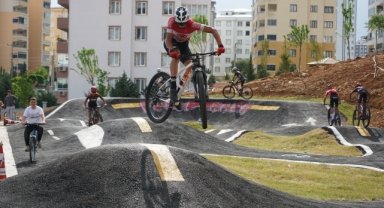 Kahramanmaraşlı Milli Pedallar Büyükşehir’in Parkurunda Piste Çıktı
