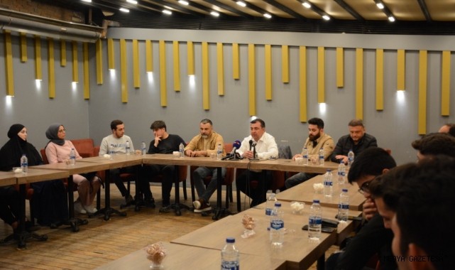 MİLLETVEKİLİ ADAYI GEZGİNÇ, GENÇLERİ TANIMLAMAYA DEĞİL TANIMAYA ÇALIŞMALIYIZ!