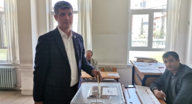 Muhammed Aydoğar Onikişubat ilçesi İbrahim Çalık Anadolu Lisesi'nde oyunu kullandı