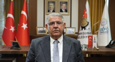 Başkan Mahçiçek, ‘Kurban Paylaşmaktır’ dedi, vatandaşların bayramını kutladı