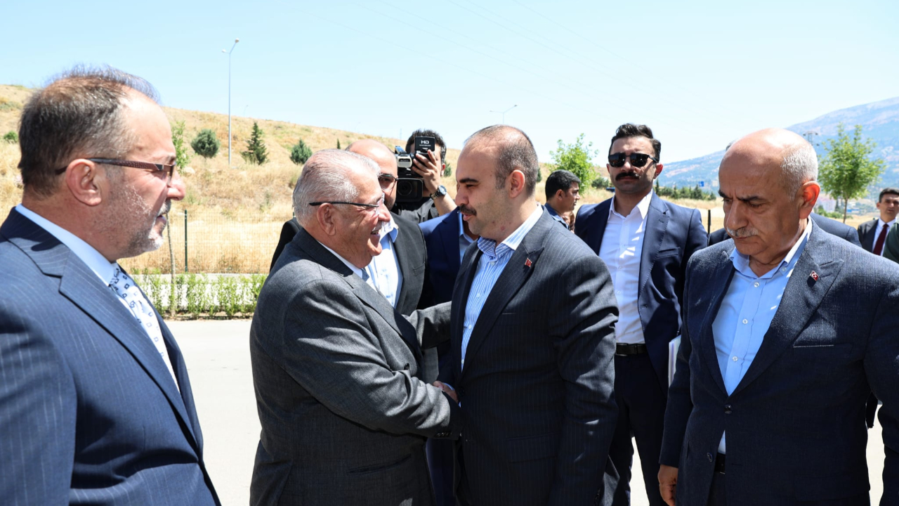 Başkan Mahçiçek’ten Sanayi ve Teknoloji Bakanı Kacır’a EXPO 2023 sunumu