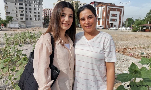 Kahramanmaraş’ta enkazlar çiçek açtı