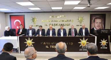 Milli Eğitim Bakanı AK Parti İl Teşkilatını ziyaret etti