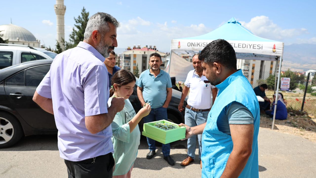 Onikişubat Belediyesi, öğrencilerin ve ailelerinin sınav heyecanına ortak oldu