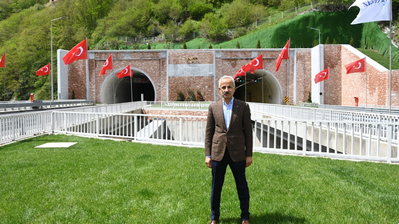 ULAŞTIRMA BAKANI URALOĞLU: YENİ ZİGANA TÜNELİNDEN 1.5 AYDA 251 BİN ARAÇ GEÇTİ