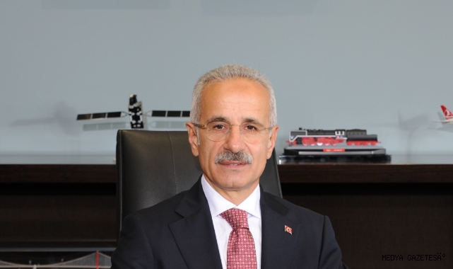 ULAŞTIRMA VE ALTYAPI BAKANI ABDULKADİR URALOĞLU: BAYRAM VE OKULLARIN TATİLE GİRECEK OLMASI NEDENİYLE TRENLERDE 24 BİN 472 KİŞİLİK KAPASİTE ARTIŞINA GİDİLDİ