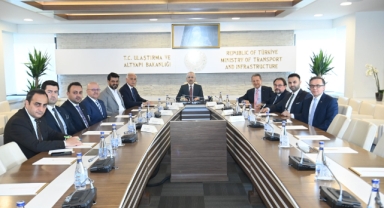ULAŞTIRMA VE ALTYAPI BAKANI ABDULKADİR URALOĞLU DEİK’İ KABUL ETTİ