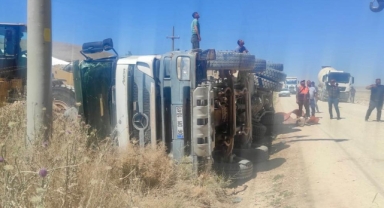 Afşin’de beton mikseri devrildi: 1 yaralı
