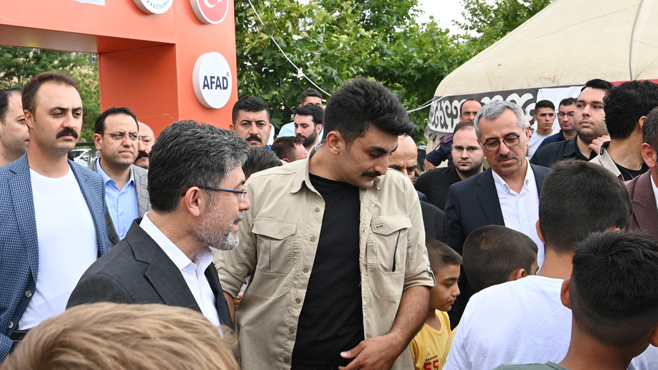 Bakan Yumaklı ve Başkan Güngör’den Dayanışma Obası’nda Bayram Ziyareti