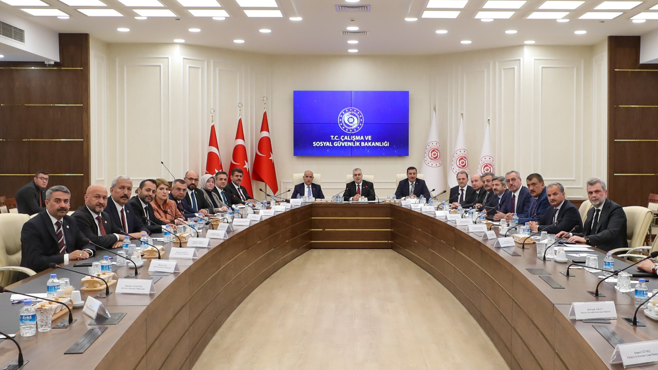 Başkan Güngör, Çalışma ve Sosyal Güvenlik Bakanı Işıkhan ile Bir Araya Geldi