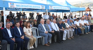 Başkan Güngör, “Kalıcı Konutların da 1 Yıl İçerisinde Teslimi Yapılacak”