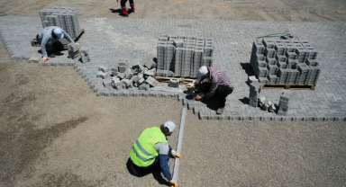 Büyükşehir, Geçici Çarşıda Üstyapı İmalatlarını Sürdürüyor