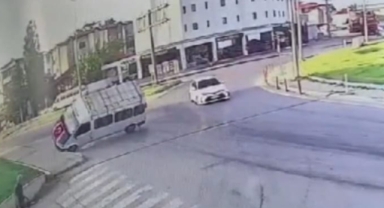 Kahramanmaraş’ta işçi servisi böyle devrildi: 9 yaralı
