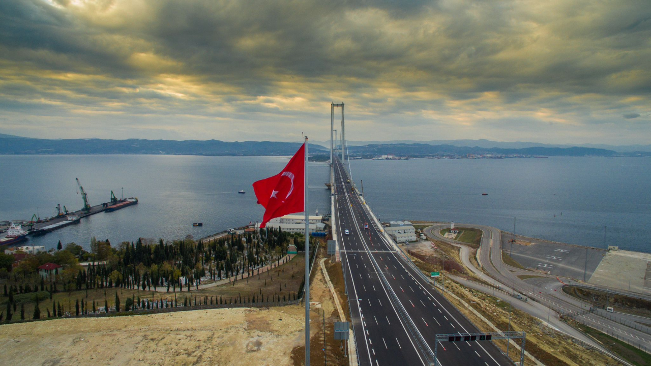 KÖRFEZİ 1.5 SAATTEN 6 DAKİKAYA DÜŞÜREN OSMANGAZİ KÖPRÜSÜ 7 YAŞINDA!