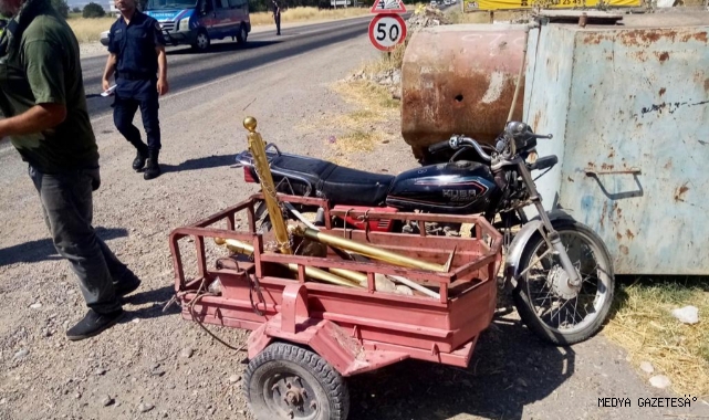 Minibüs ile motosiklet çarpıştı: 1 yaralı