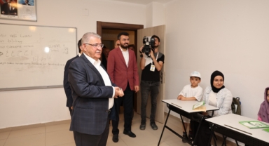 Onikişubat Belediyesi’nin yaz kursları Başkan Mahçiçek’in katıldığı açılışla başladı