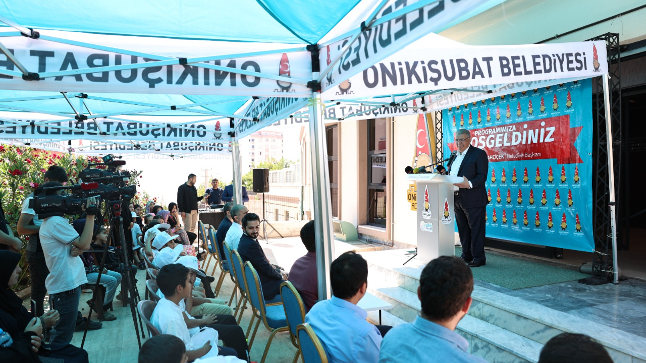 Onikişubat Belediyesi’nin yaz kursları Başkan Mahçiçek’in katıldığı açılışla başladı