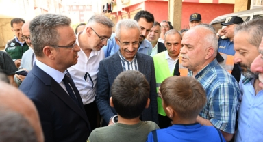 ULAŞTIRMA BAKANI URALOĞLU ÇOCUKLARA SÜPRİZ YAPTI