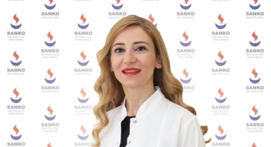 AKNE SADECE ERGENLİK DÖNEMİNİN SORUNU DEĞİLDİR