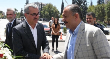 Kahramanmaraş’ta orta hasarlı binalar yıkılacak