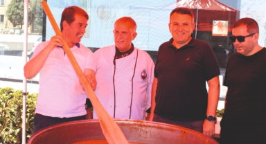 Kar Yapı'dan geleneksel aşure