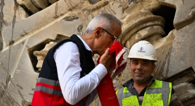 TÜRKİYE’NİN EN UZUN DEMİRYOLU TÜNELİNDE IŞIK GÖRÜNDÜ